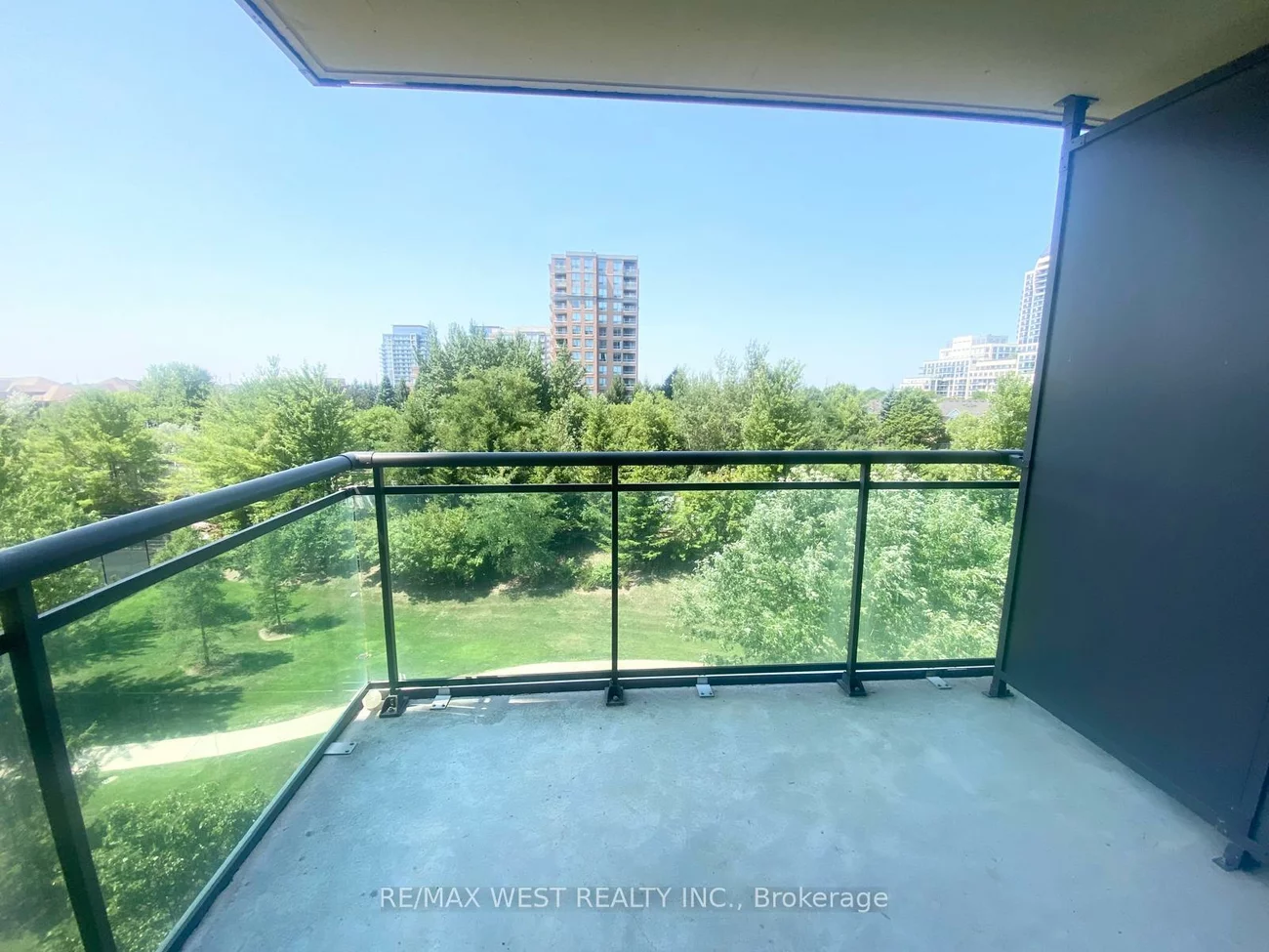 330, Red Maple, Langstaff, Richmond Hill