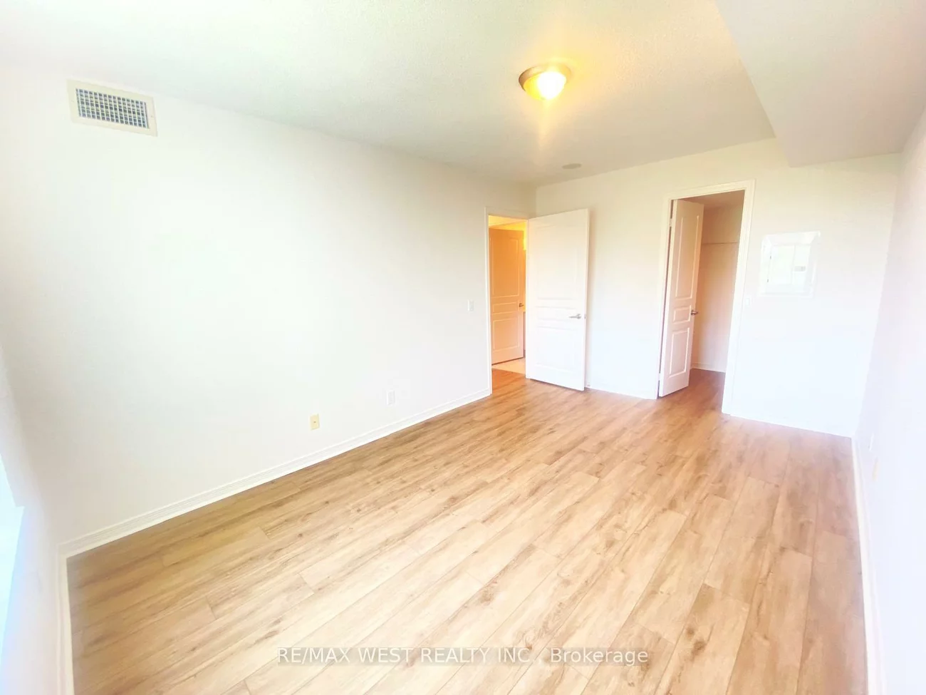330, Red Maple, Langstaff, Richmond Hill