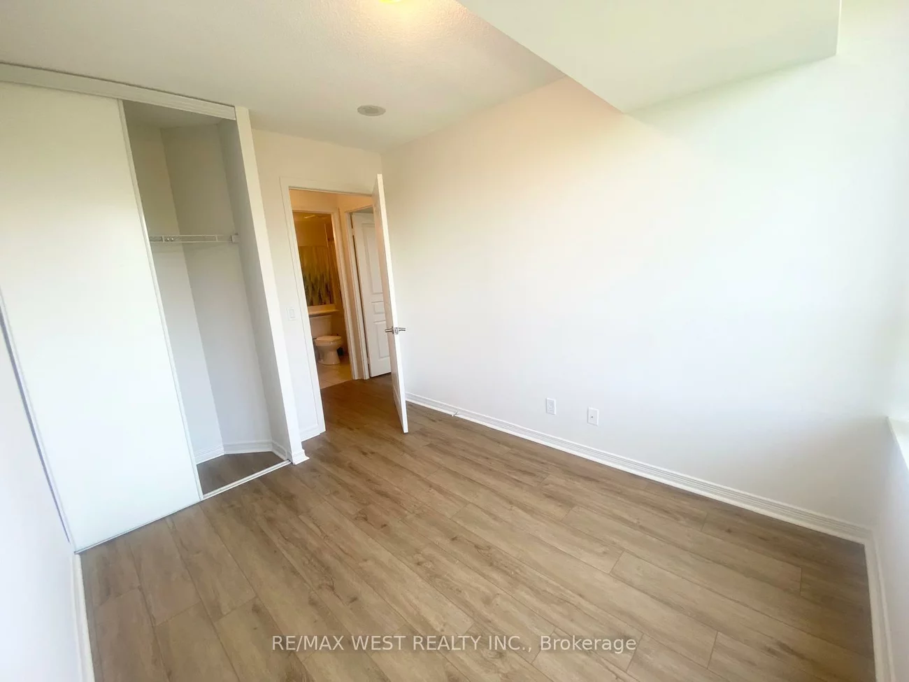 330, Red Maple, Langstaff, Richmond Hill