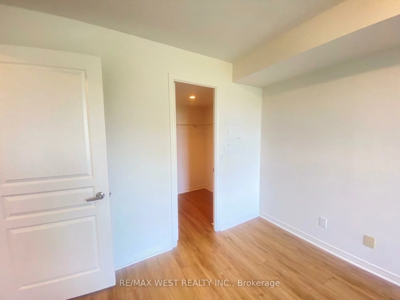 330, Red Maple, Langstaff, Richmond Hill