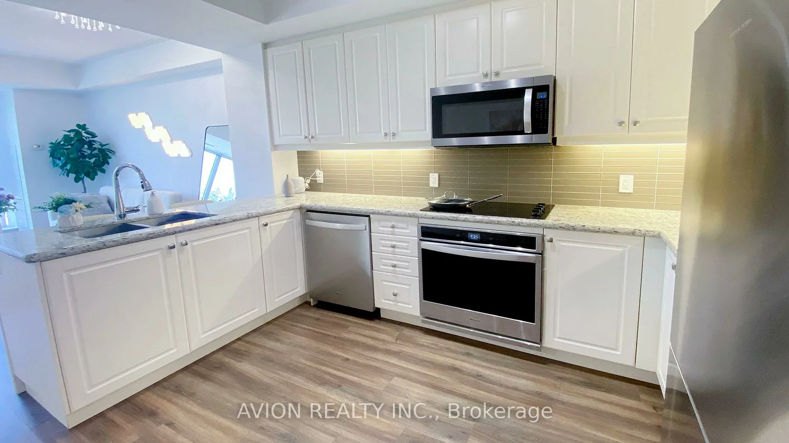 9618, Yonge, North Richvale, Richmond Hill