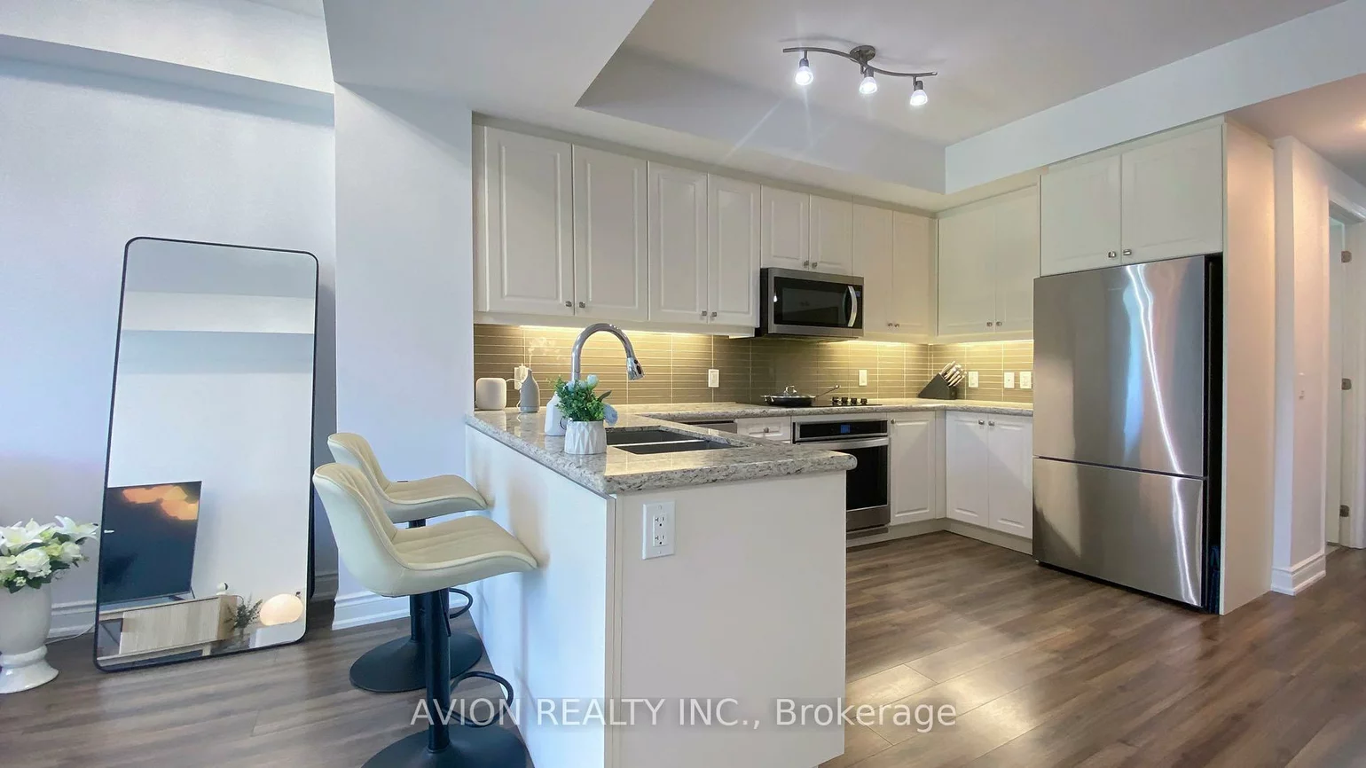 9618, Yonge, North Richvale, Richmond Hill