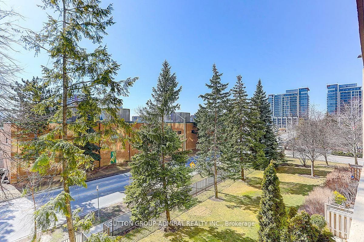 32, CLARISSA, Harding, Richmond Hill