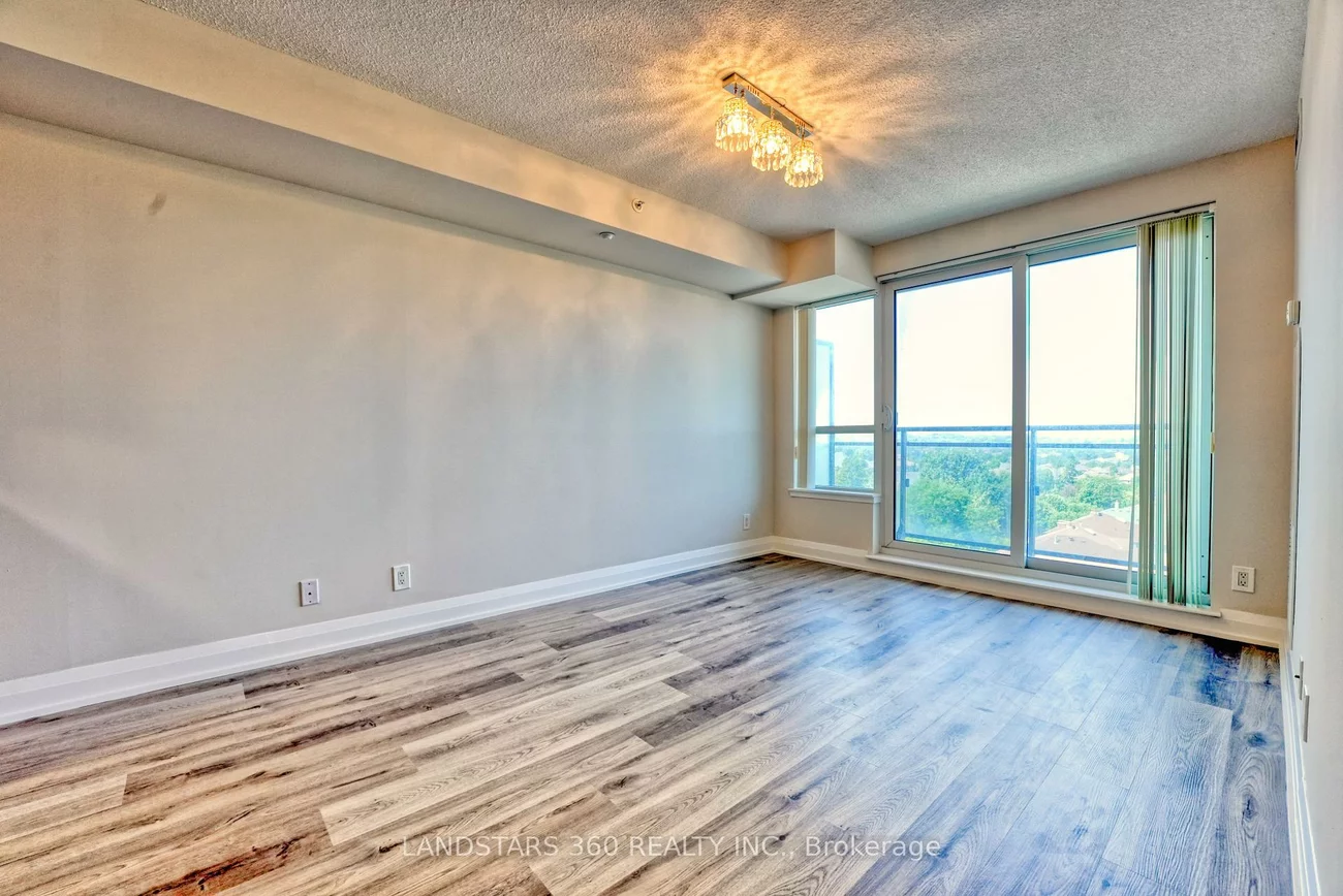 376, Highway 7, Doncrest, Richmond Hill