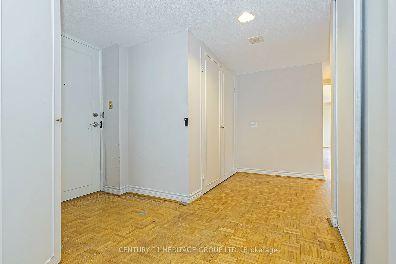 20, Baif, North Richvale, Richmond Hill