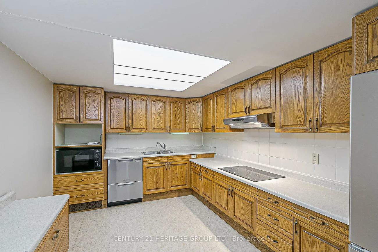 20, Baif, North Richvale, Richmond Hill