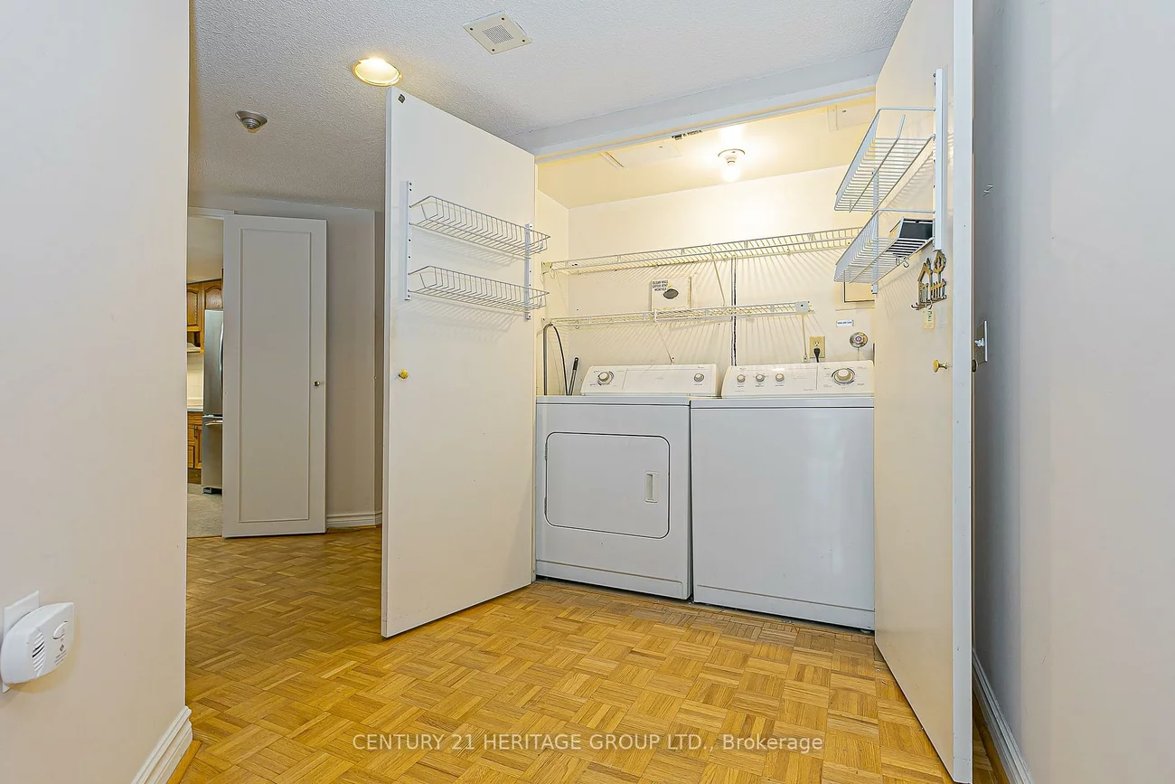 20, Baif, North Richvale, Richmond Hill