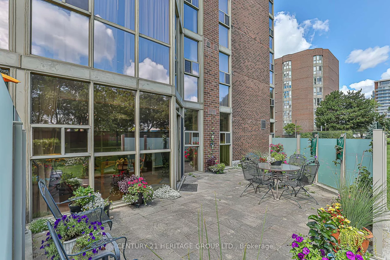 20, Baif, North Richvale, Richmond Hill