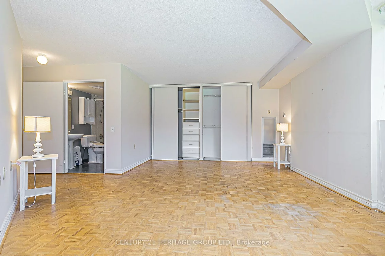 20, Baif, North Richvale, Richmond Hill