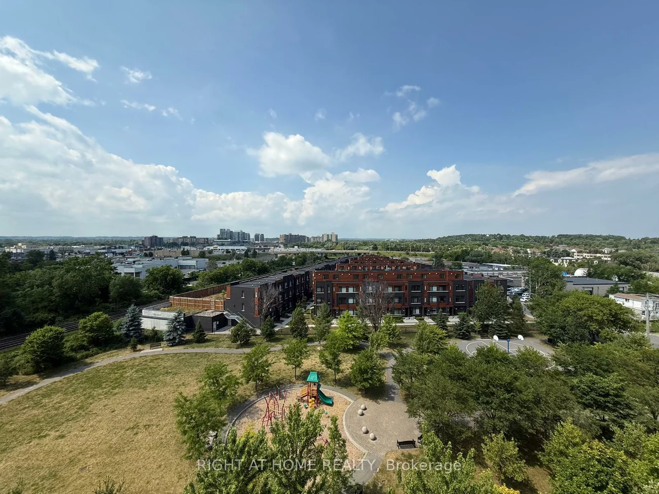 350, Red Maple, Langstaff, Richmond Hill