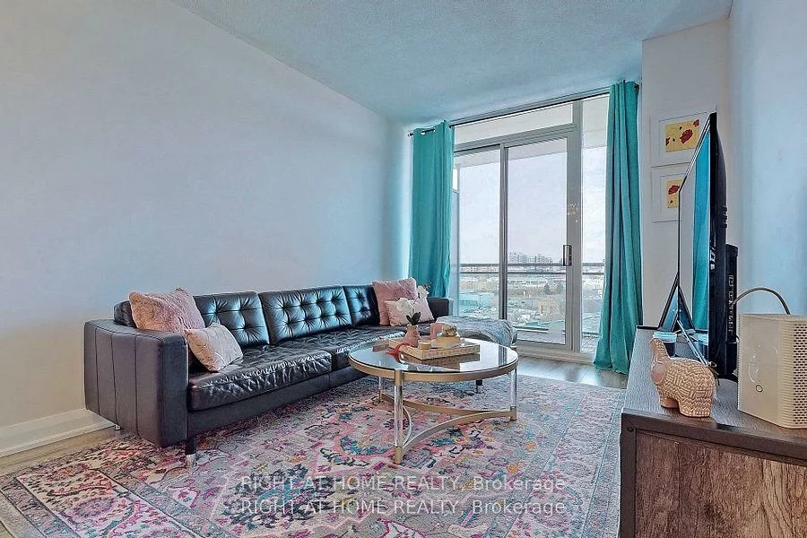 350, Red Maple, Langstaff, Richmond Hill