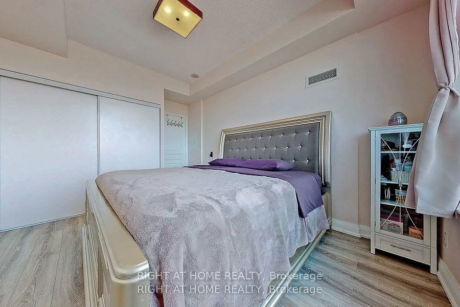 350, Red Maple, Langstaff, Richmond Hill