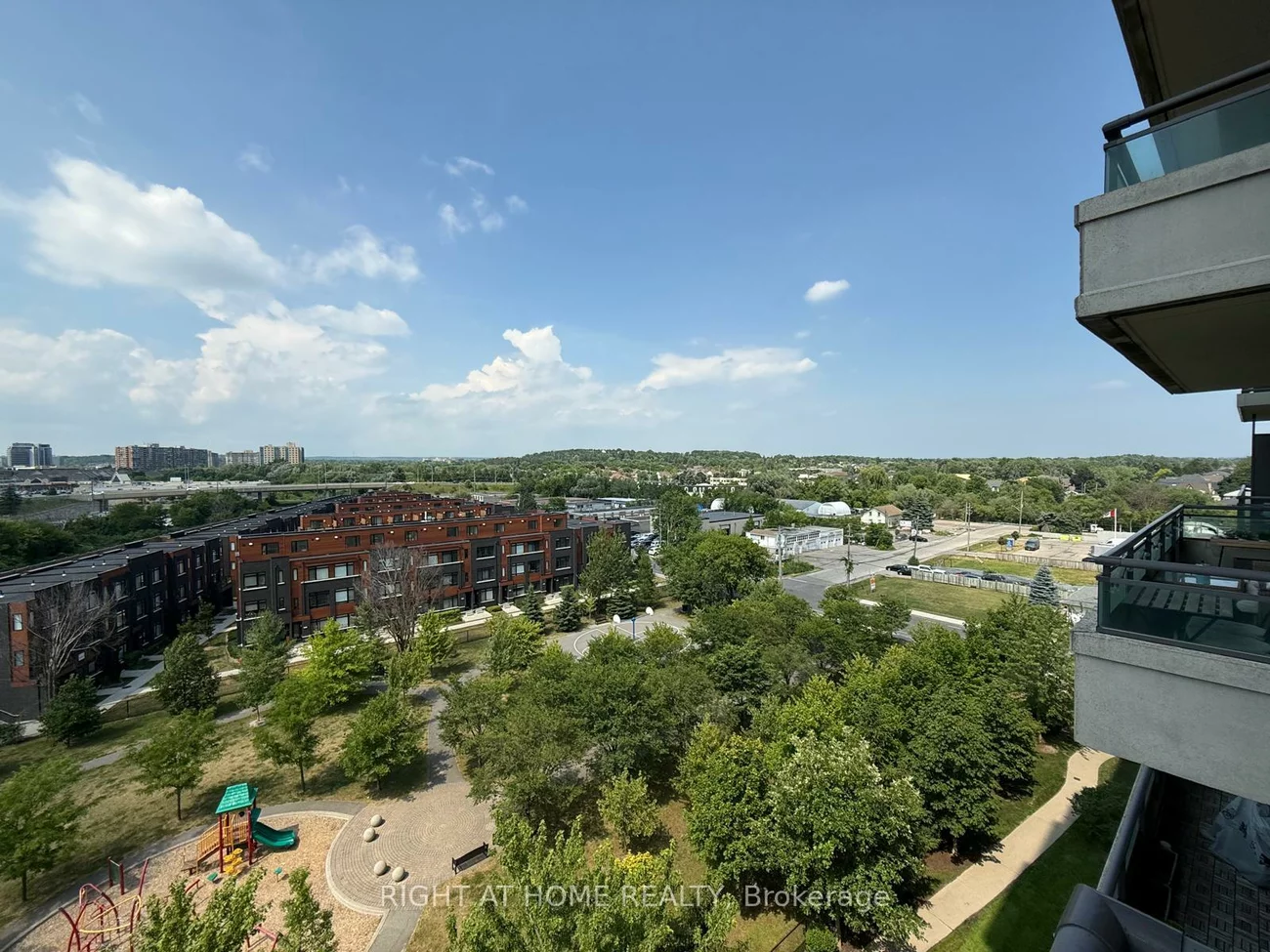 350, Red Maple, Langstaff, Richmond Hill