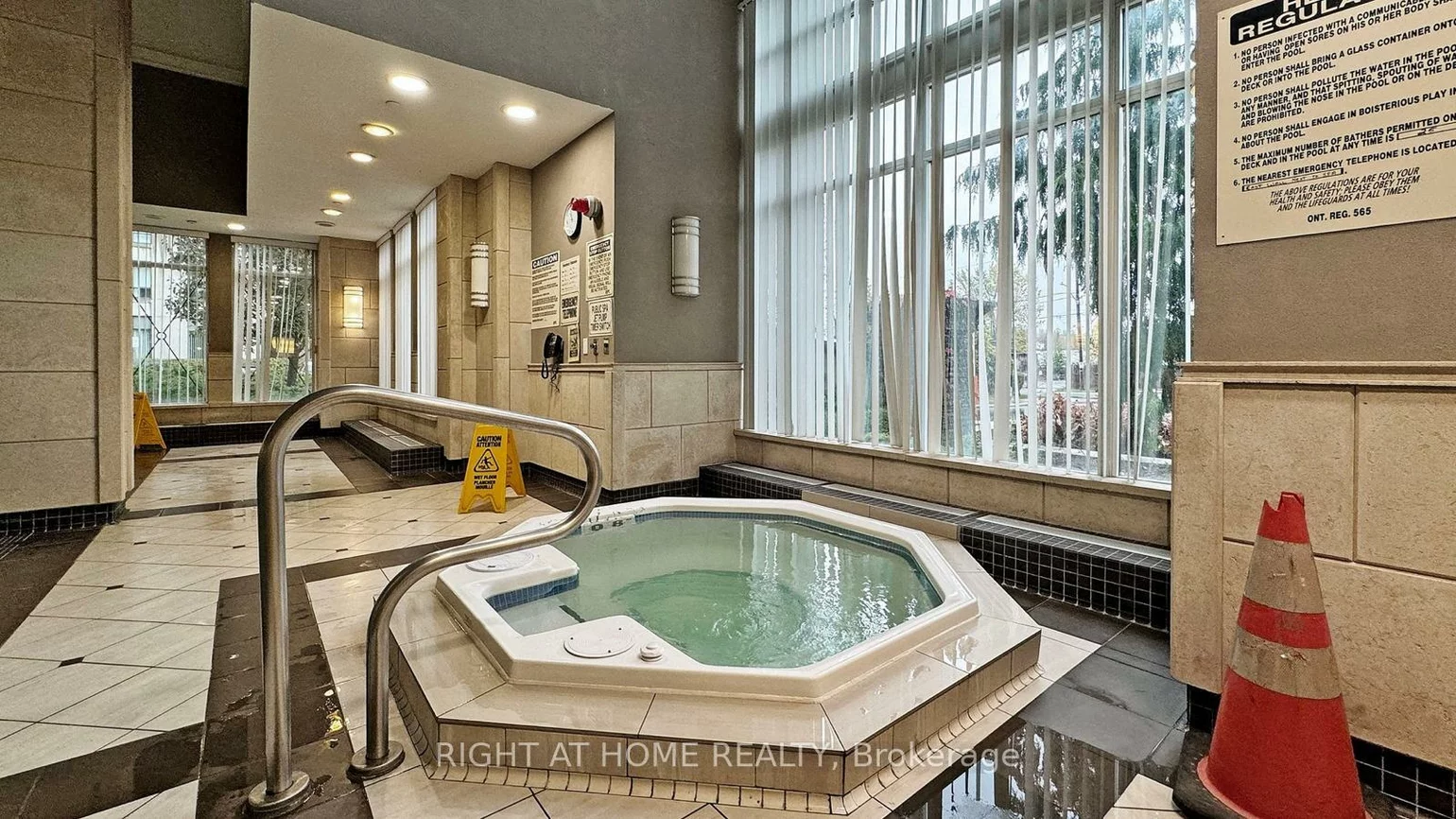 350, Red Maple, Langstaff, Richmond Hill