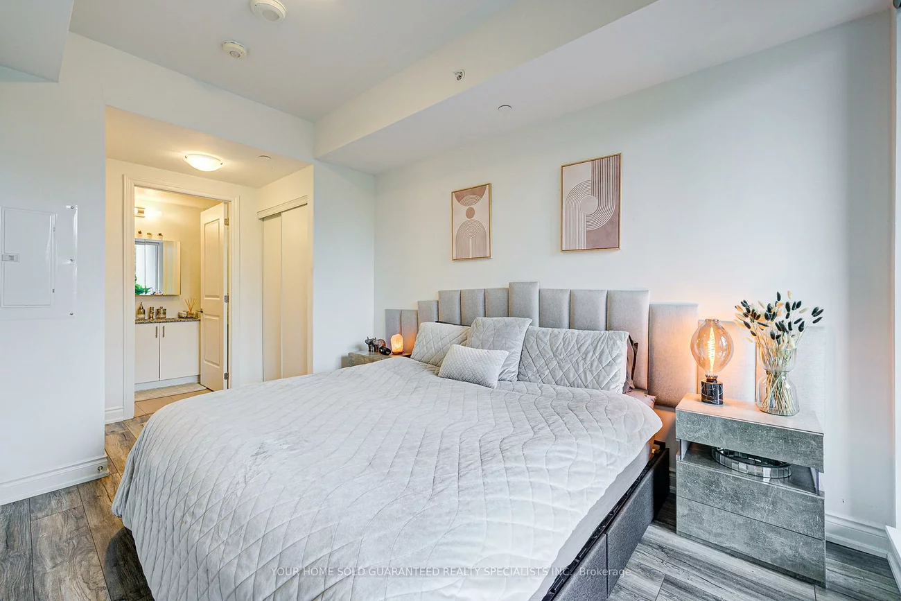 9618, Yonge, North Richvale, Richmond Hill