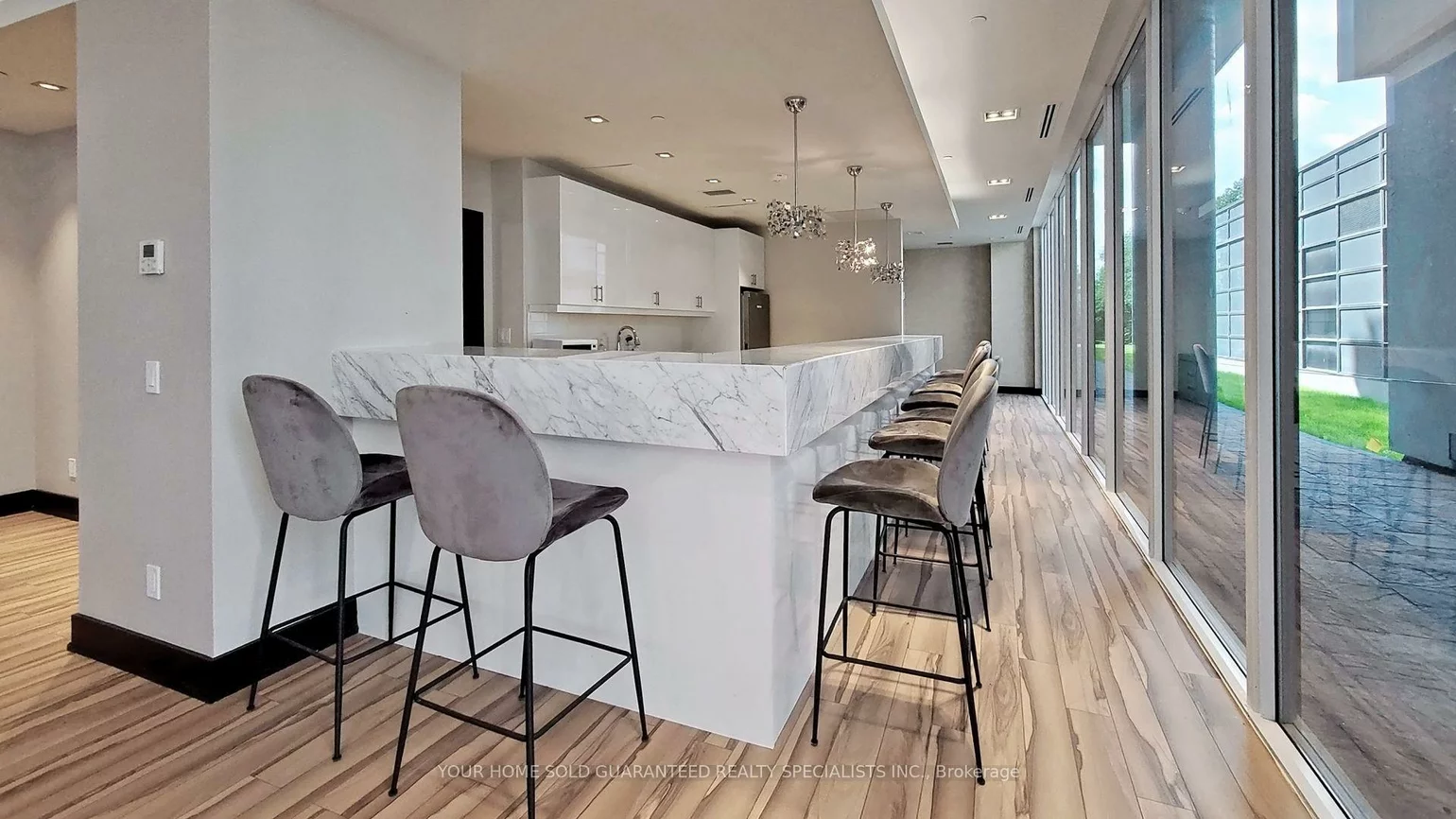 9618, Yonge, North Richvale, Richmond Hill