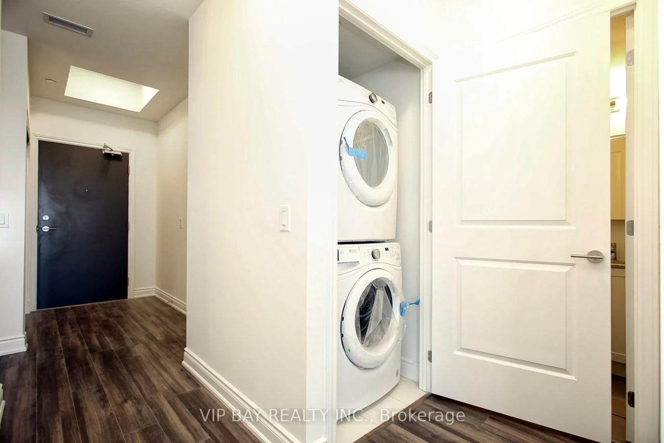 9618, Yonge, North Richvale, Richmond Hill