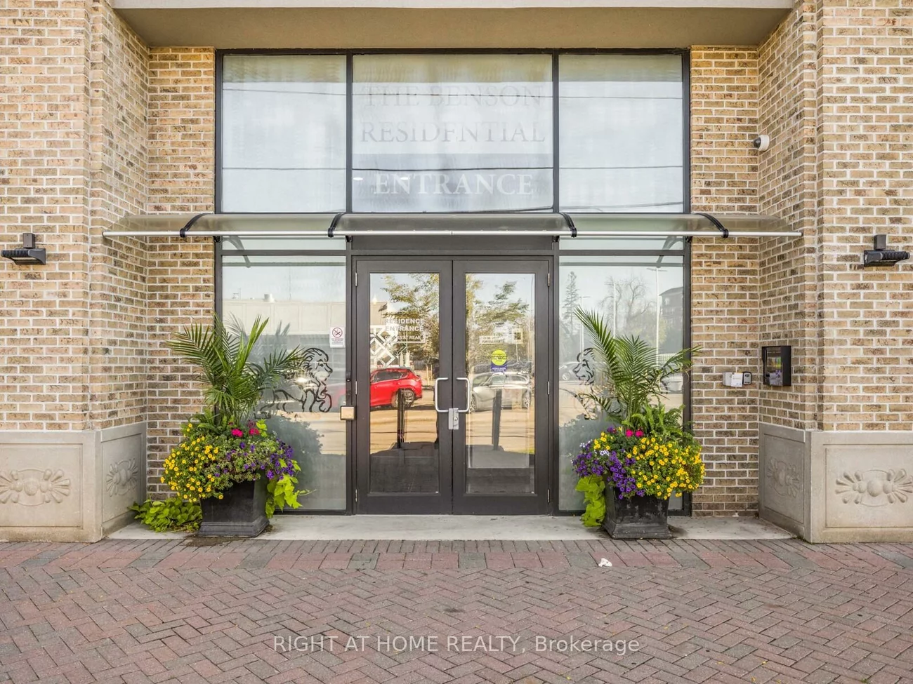 10376, Yonge, Mill Pond, Richmond Hill