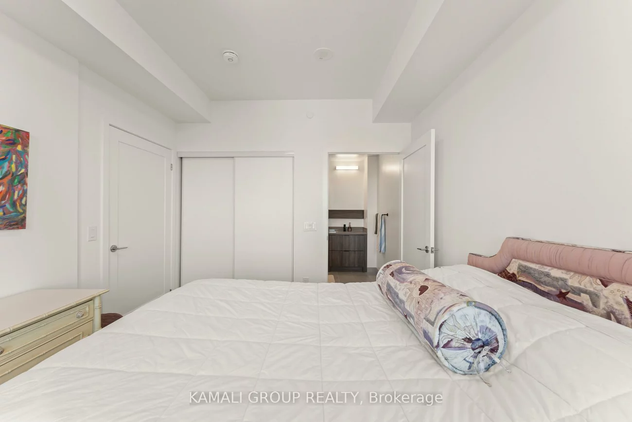 8888, Yonge, South Richvale, Richmond Hill