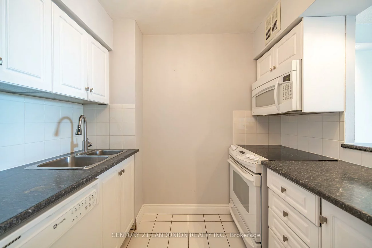 326, Major Mackenzie, Crosby, Richmond Hill