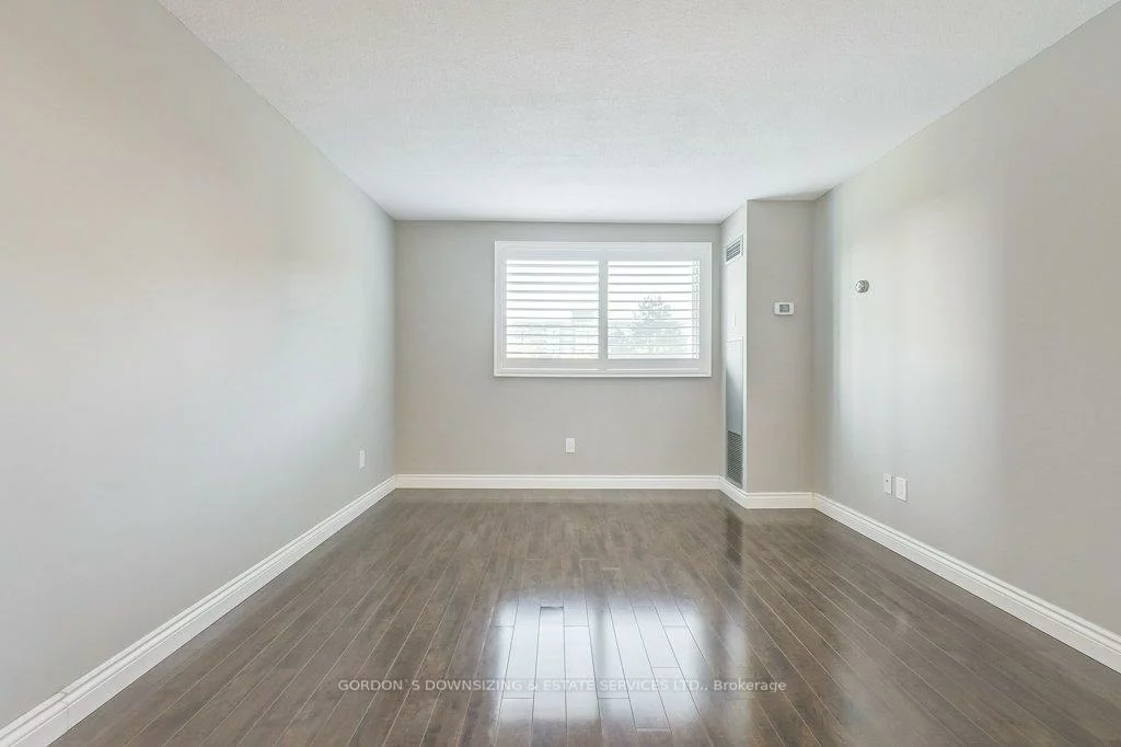 5, Weldrick, North Richvale, Richmond Hill