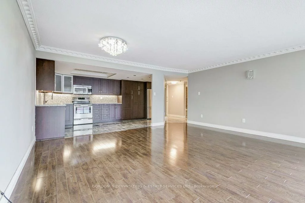 5, Weldrick, North Richvale, Richmond Hill