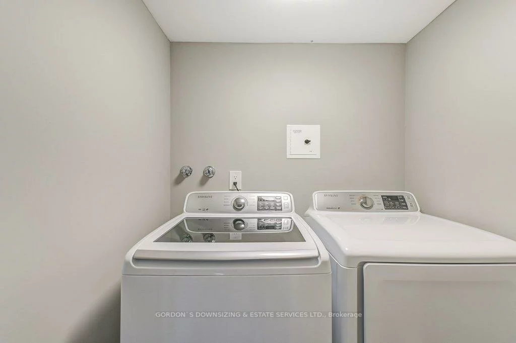5, Weldrick, North Richvale, Richmond Hill
