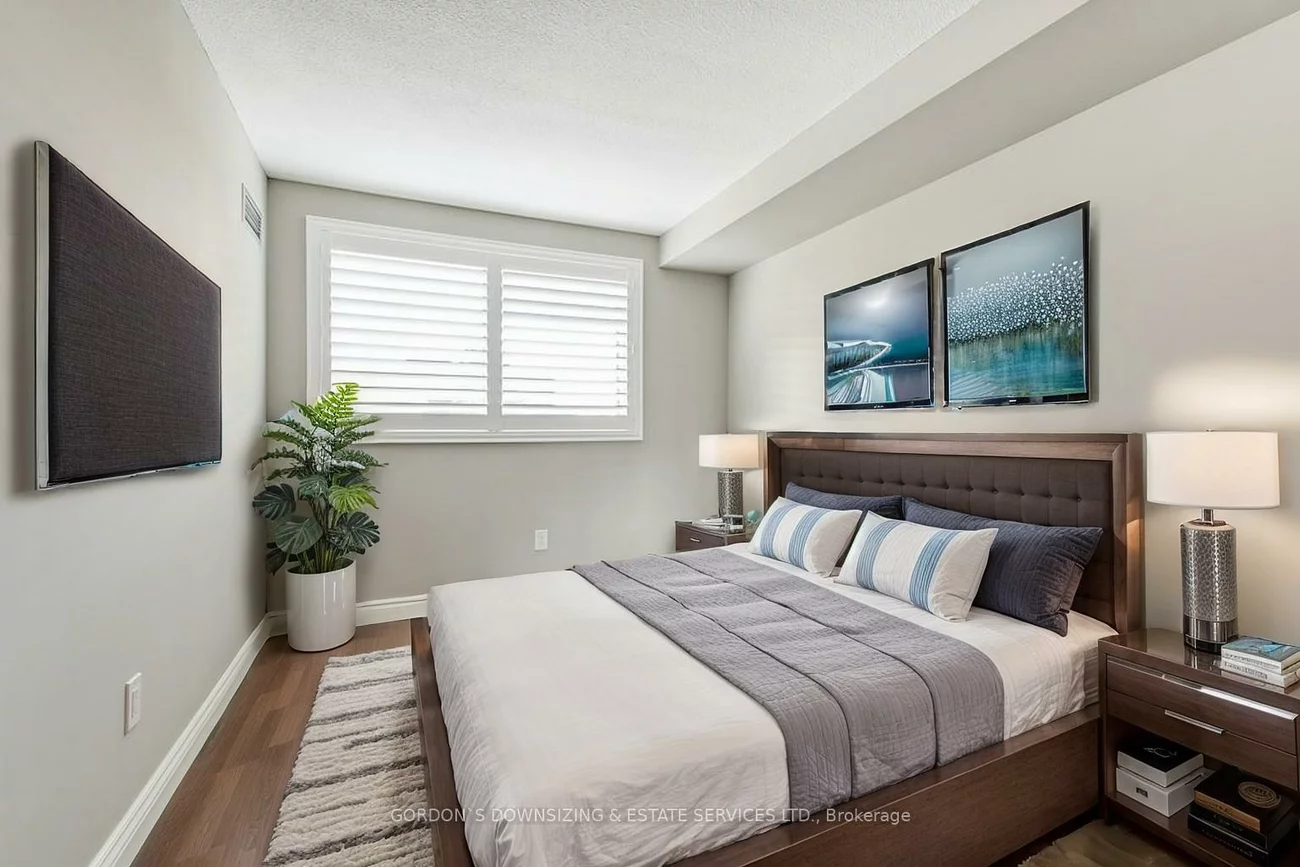 5, Weldrick, North Richvale, Richmond Hill