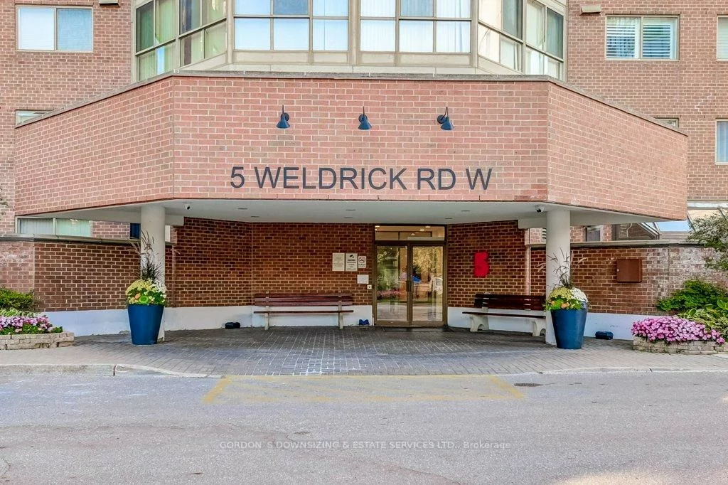 5, Weldrick, North Richvale, Richmond Hill