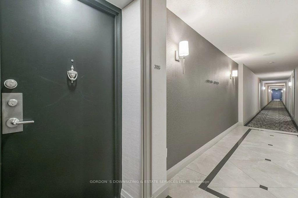 5, Weldrick, North Richvale, Richmond Hill
