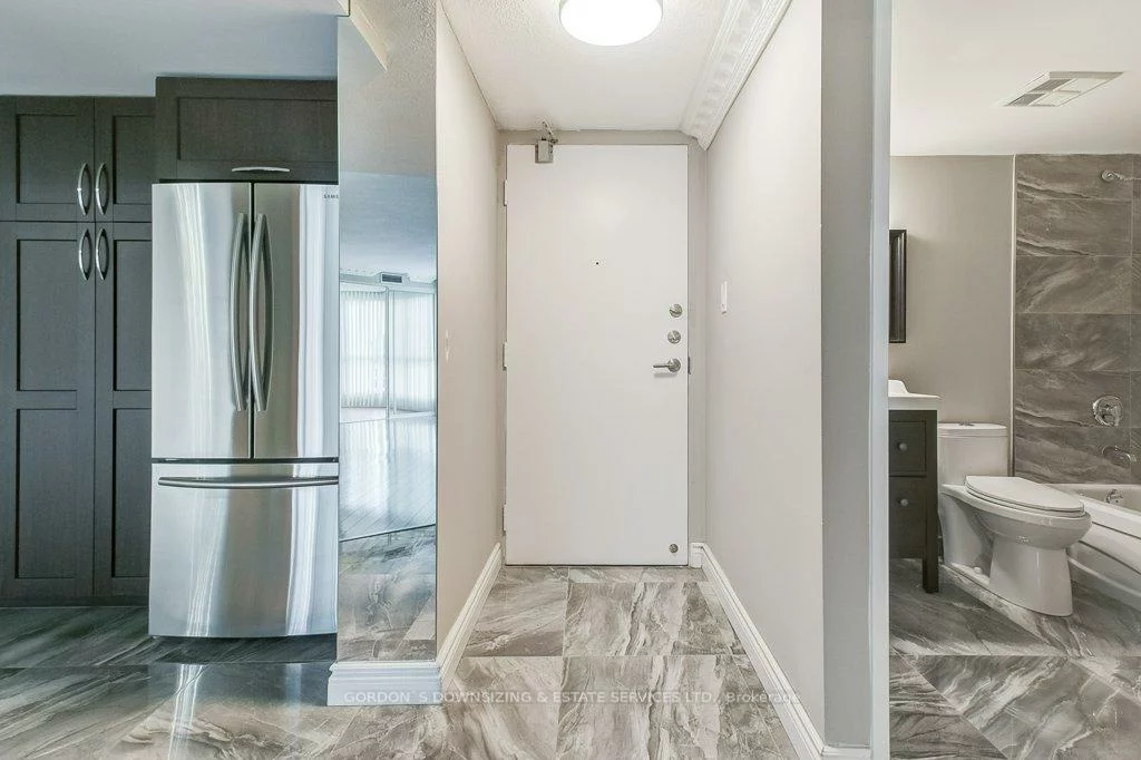 5, Weldrick, North Richvale, Richmond Hill