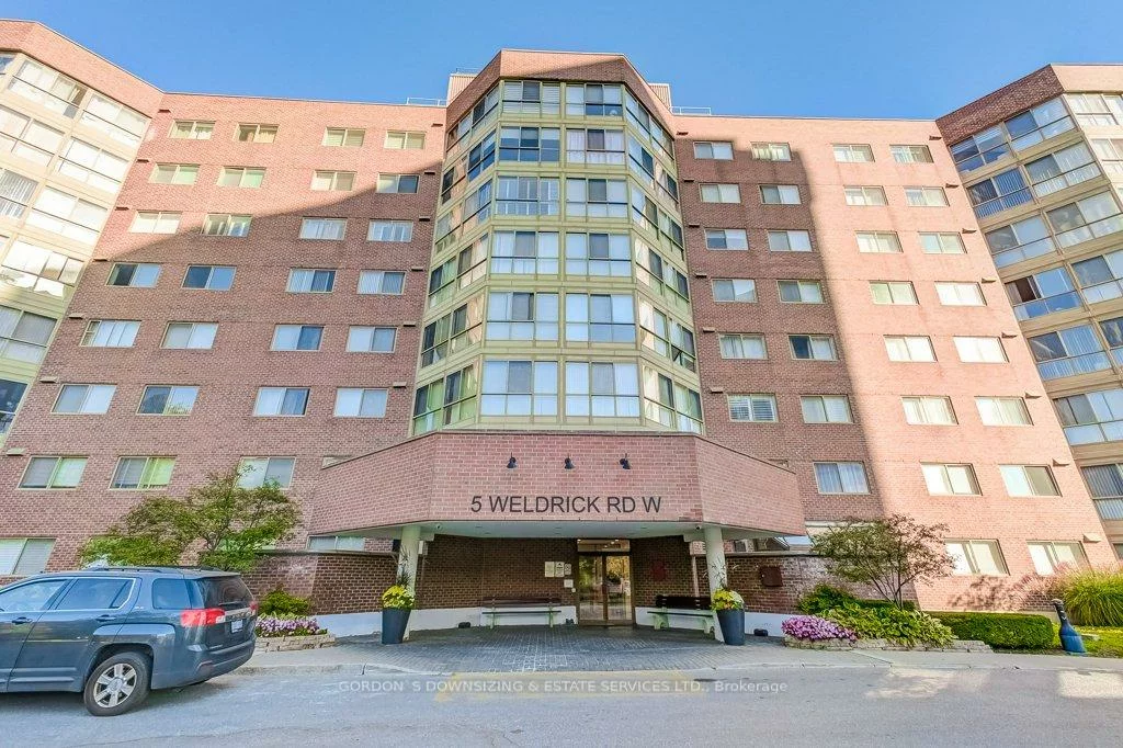 5, Weldrick, North Richvale, Richmond Hill