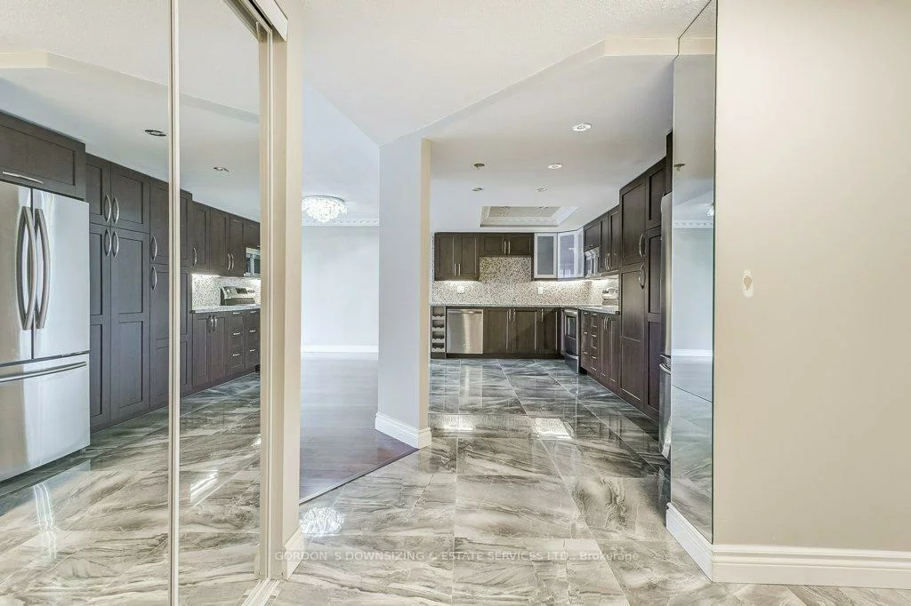 5, Weldrick, North Richvale, Richmond Hill