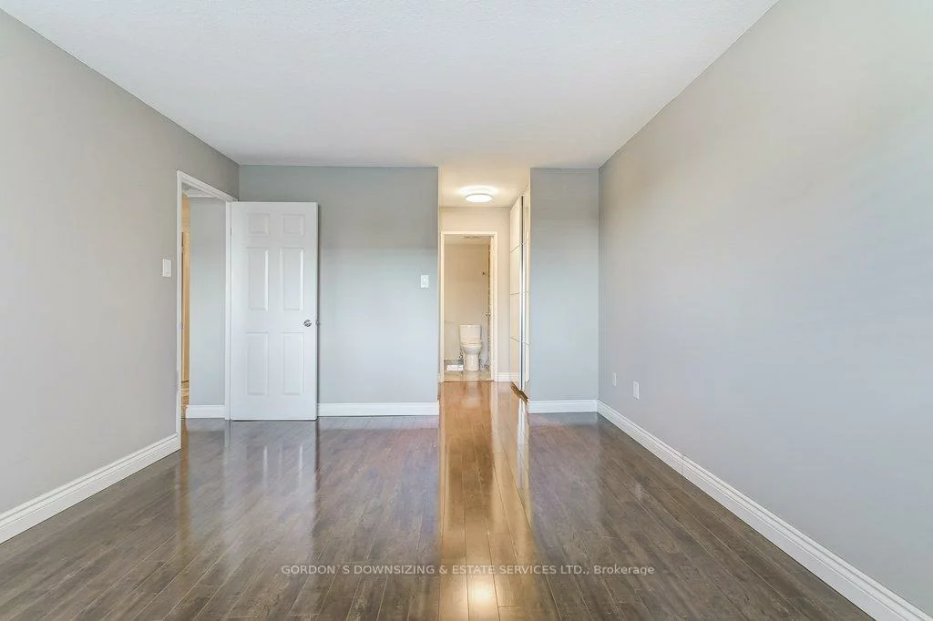 5, Weldrick, North Richvale, Richmond Hill