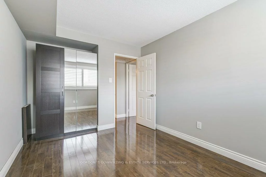 5, Weldrick, North Richvale, Richmond Hill