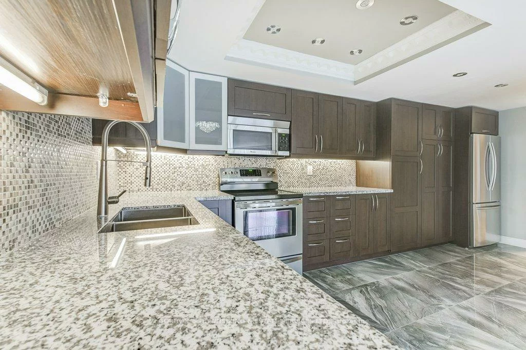 5, Weldrick, North Richvale, Richmond Hill