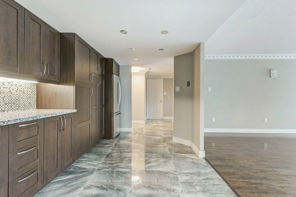 5, Weldrick, North Richvale, Richmond Hill