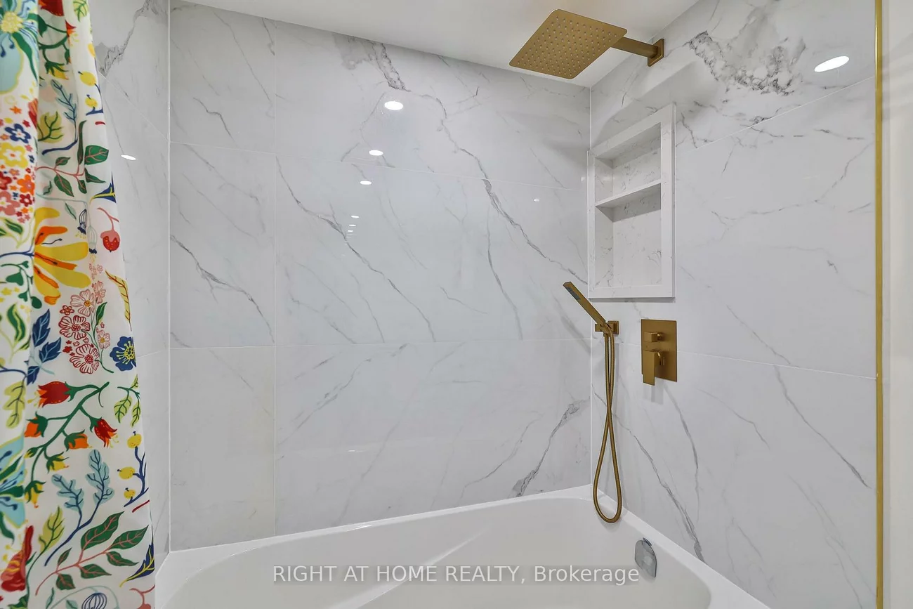 30, Harding, North Richvale, Richmond Hill