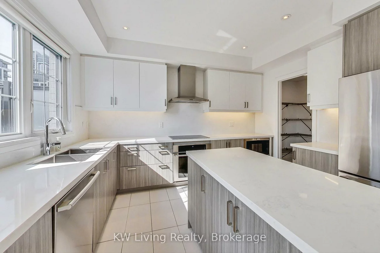 390, Highway 7, Doncrest, Richmond Hill