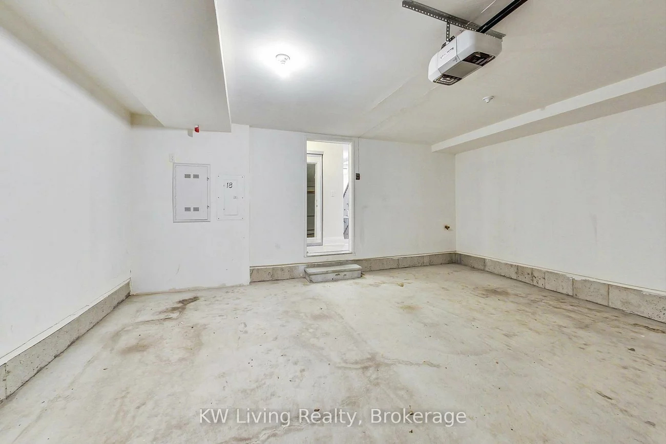 390, Highway 7, Doncrest, Richmond Hill