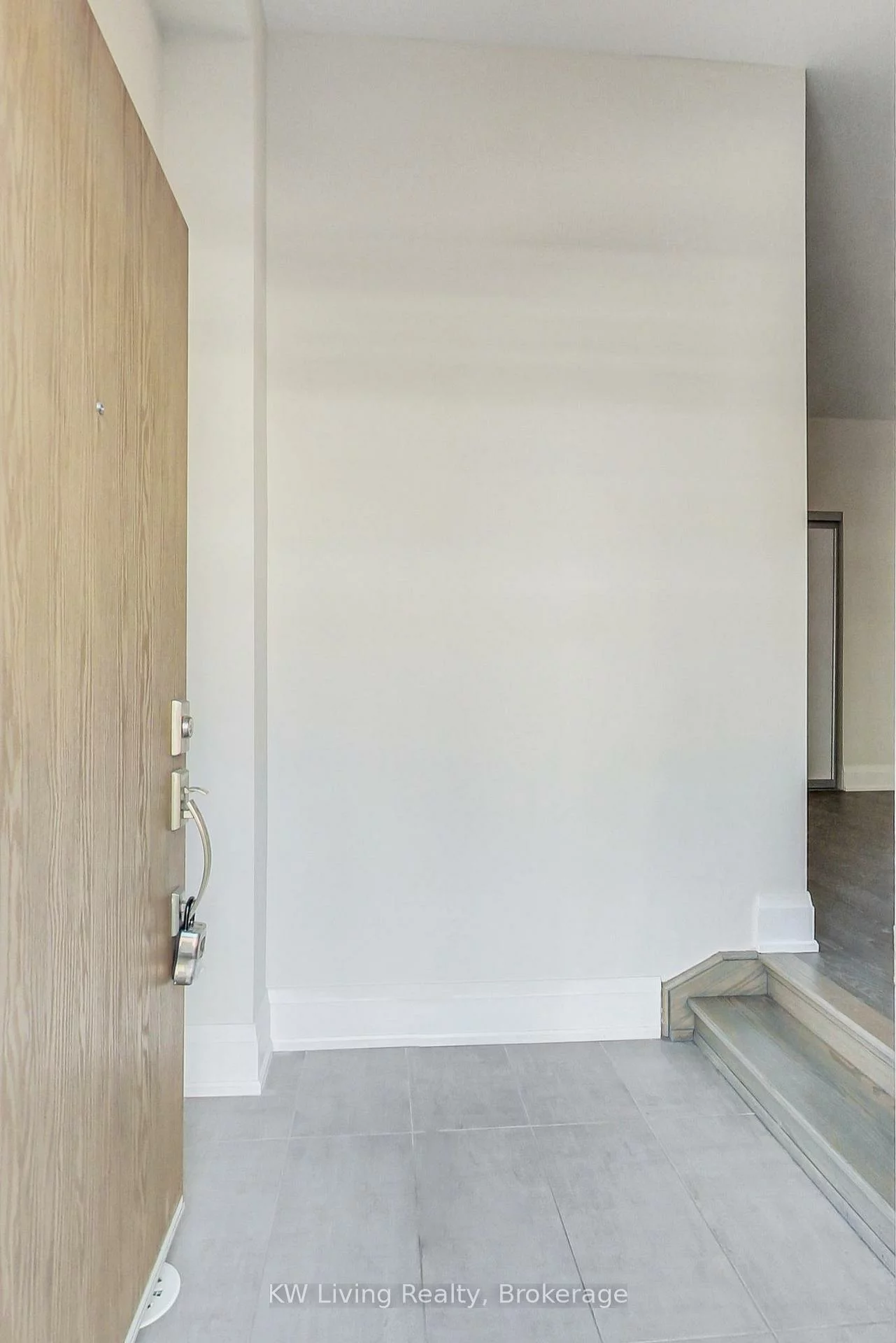 390, Highway 7, Doncrest, Richmond Hill