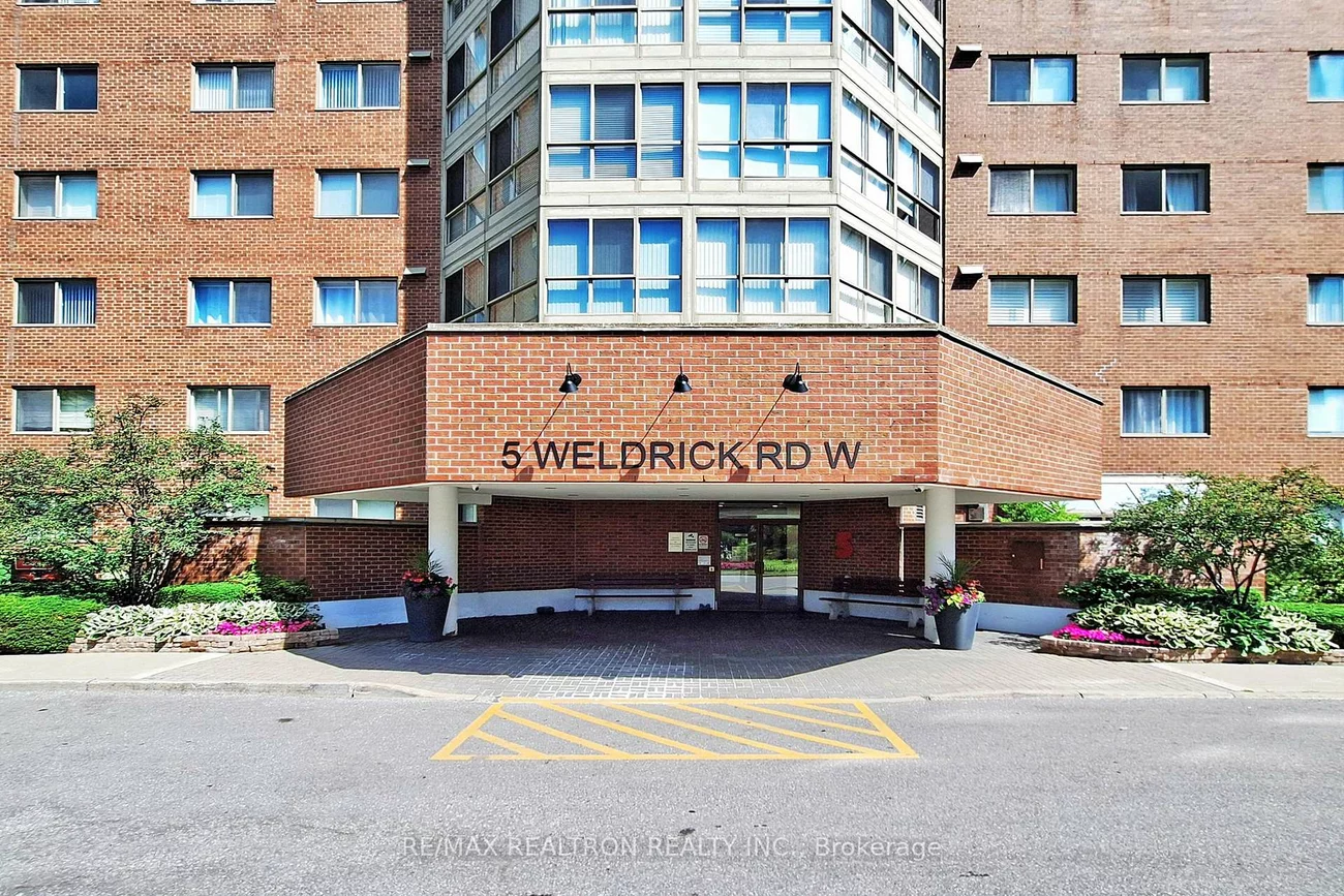 5, Weldrick, North Richvale, Richmond Hill