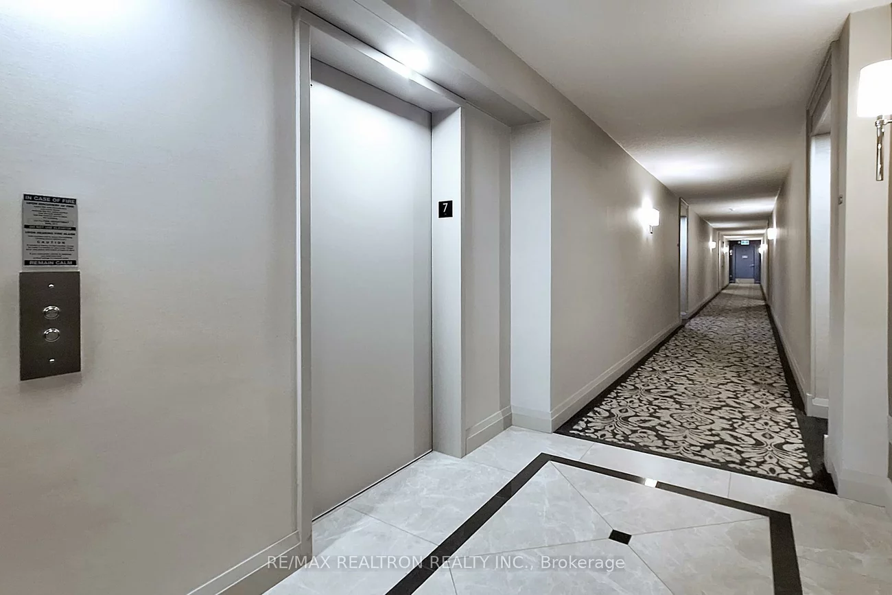 5, Weldrick, North Richvale, Richmond Hill