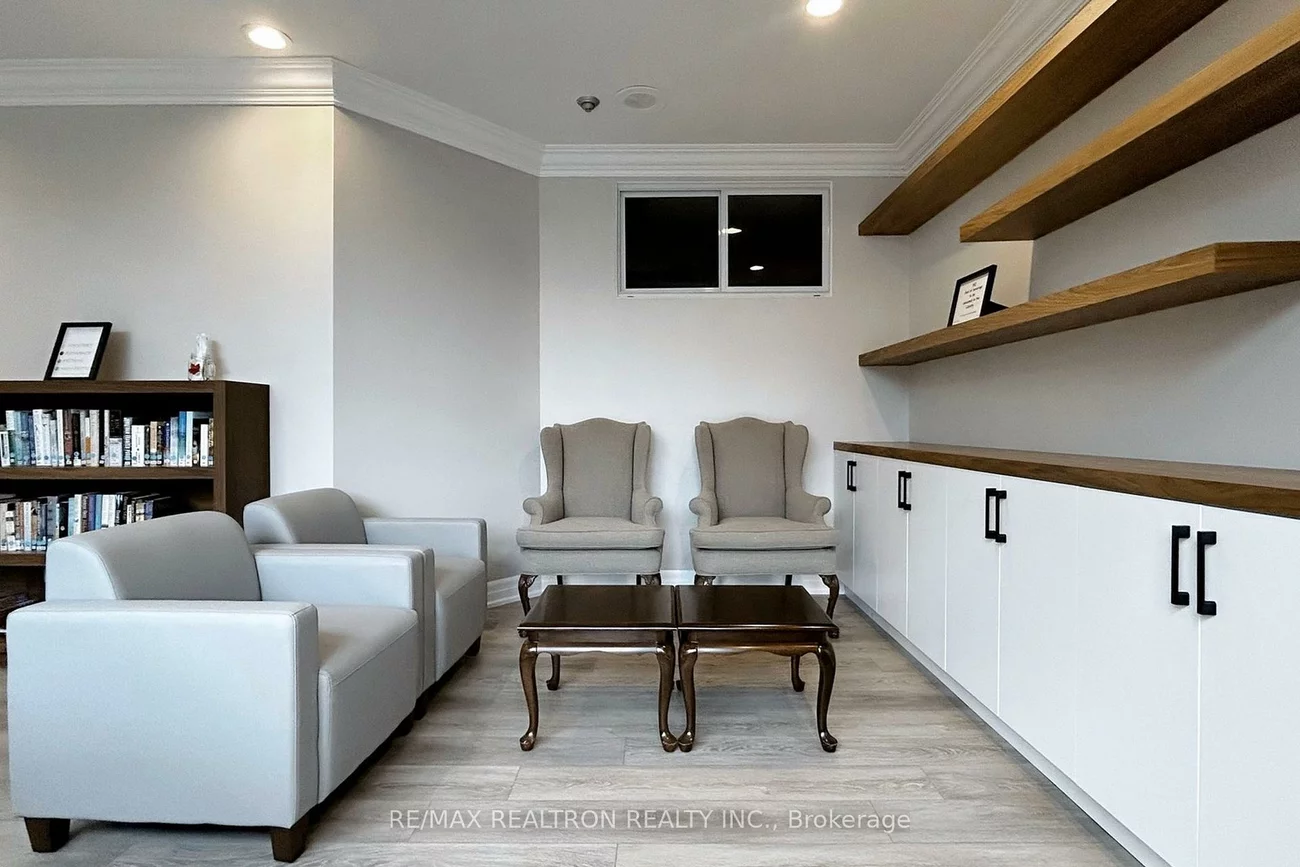 5, Weldrick, North Richvale, Richmond Hill