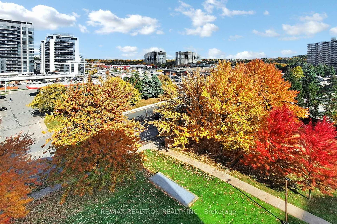 5, Weldrick, North Richvale, Richmond Hill