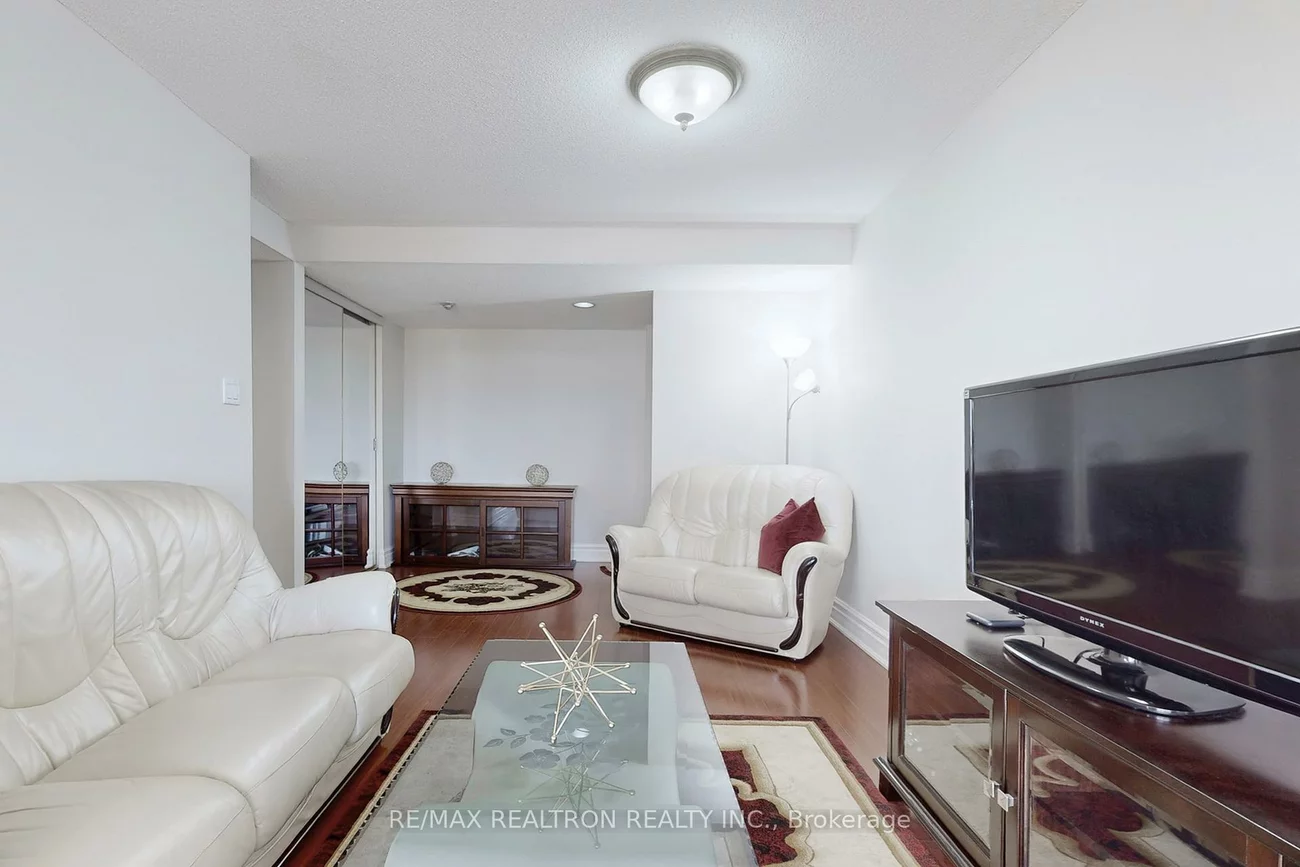 5, Weldrick, North Richvale, Richmond Hill