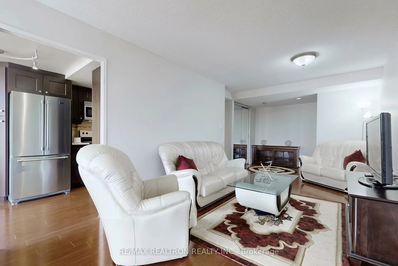 5, Weldrick, North Richvale, Richmond Hill