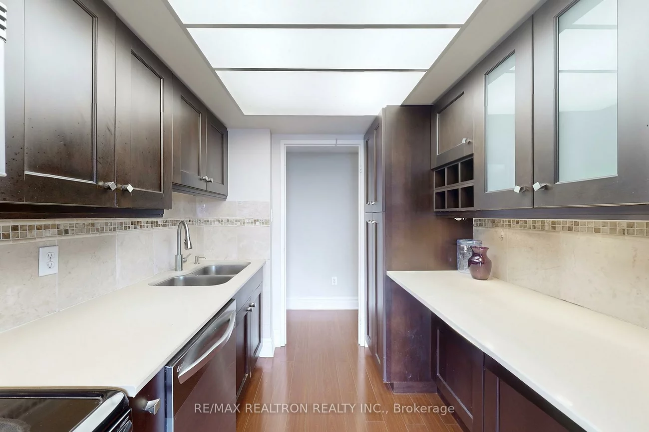 5, Weldrick, North Richvale, Richmond Hill