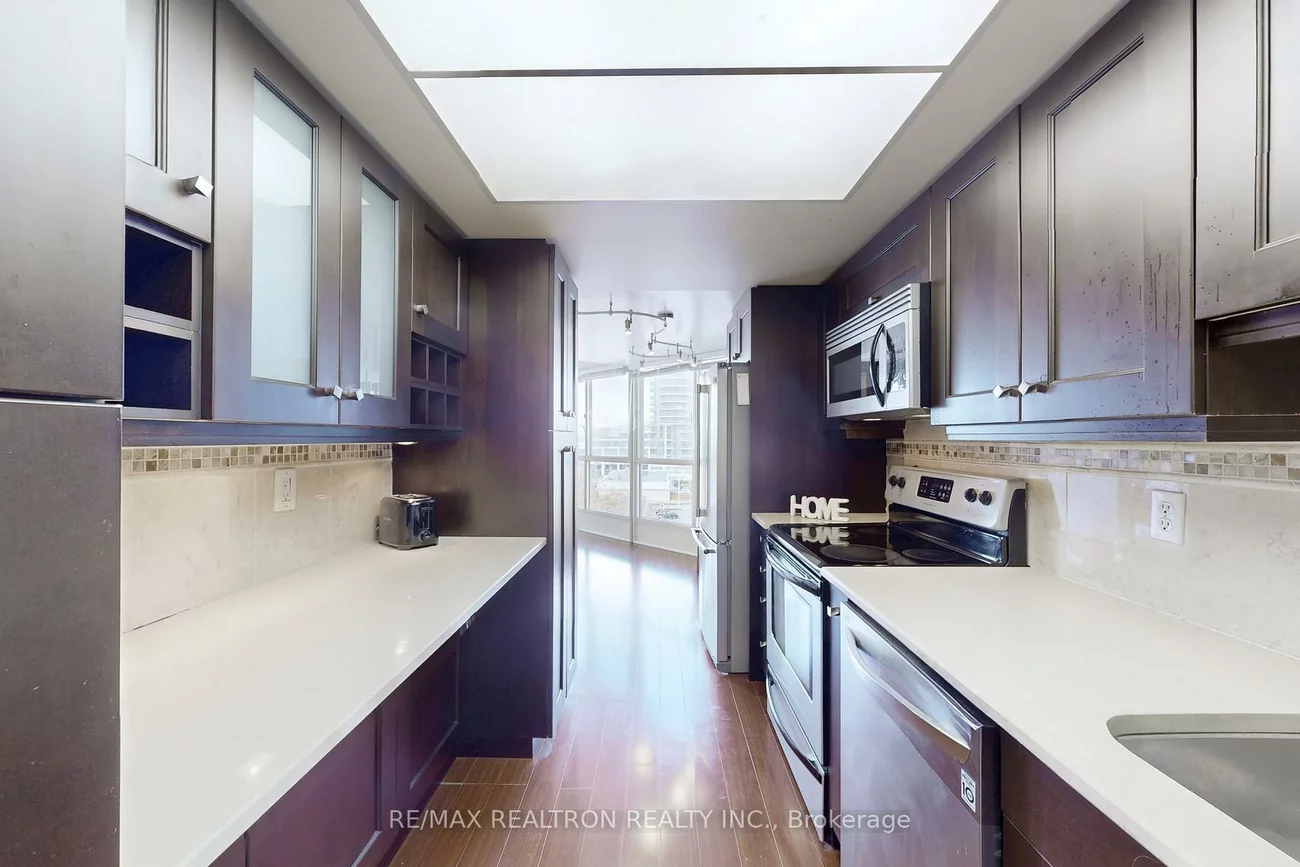 5, Weldrick, North Richvale, Richmond Hill