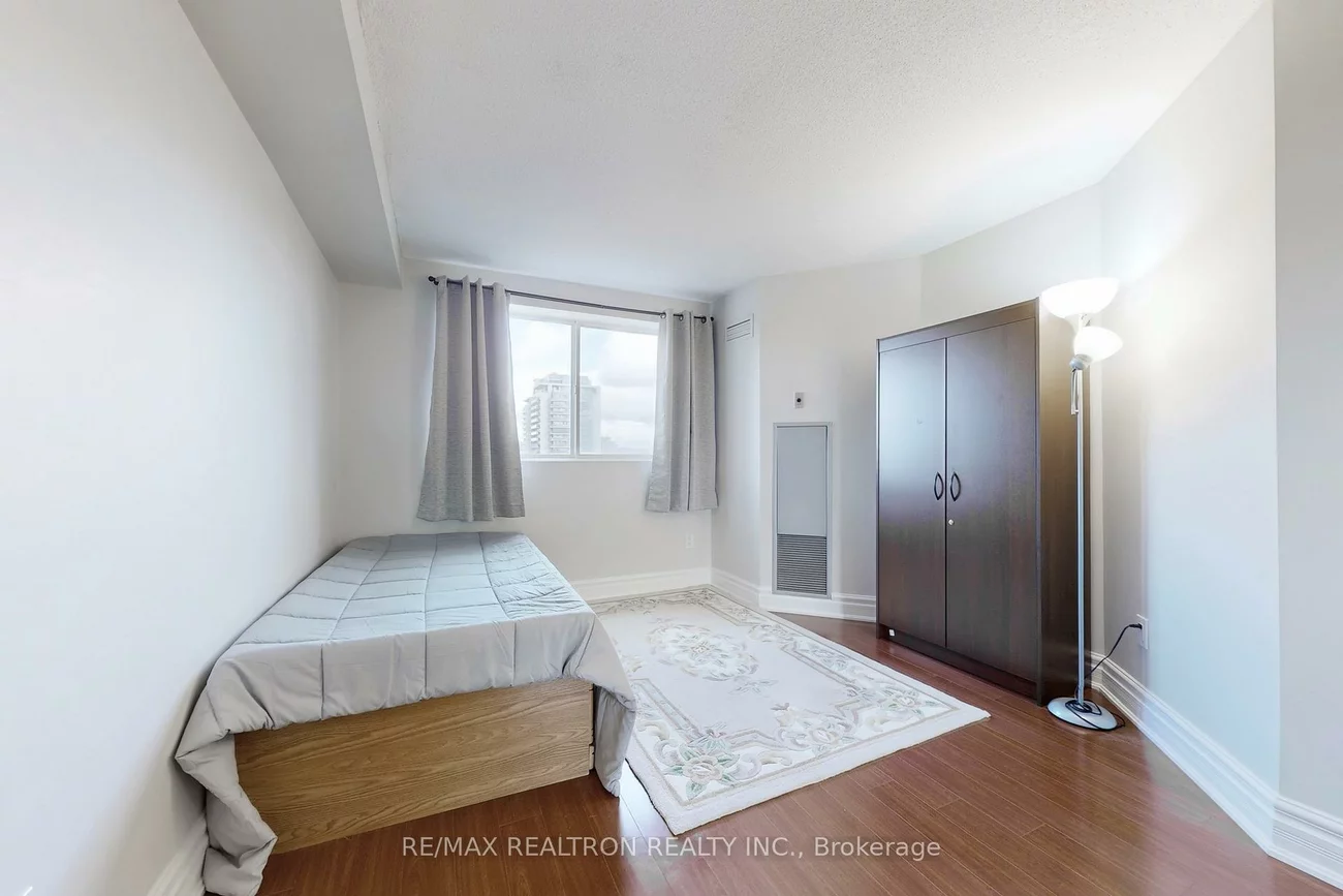 5, Weldrick, North Richvale, Richmond Hill